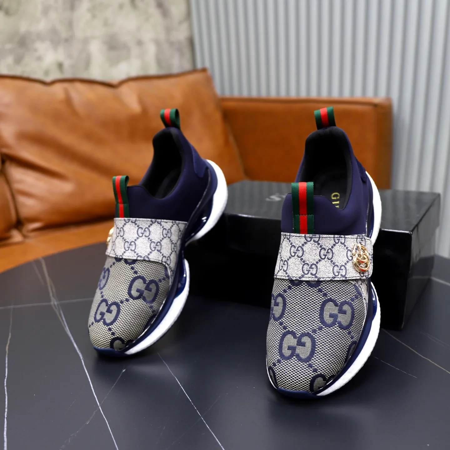 Ex-factory price: 442💰🙅‍♂️🙅‍♂️🙅‍♂️ Brand: GUCCI Standard code: 38-44 (45 customized) Grade: Same as the official website Material: Original leather splicing, comfortable and breathable lining, original wear-resistant outsole Style category: Men's fashionable casual shoes, running shoes, noble luxury brand elements, top luxury Color: actual picture color